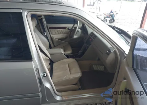 1999 Mercedes-Benz C 230 Kompressor из США, поврежденный, VIN WDBHA24G0XA703572